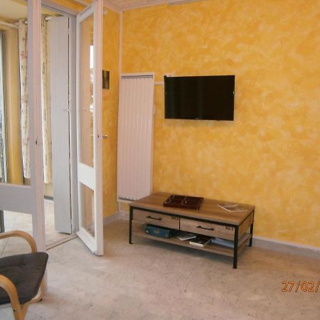 Agreable Studio Avec Cave Et Parking Privatif La Ciotat Luaran gambar