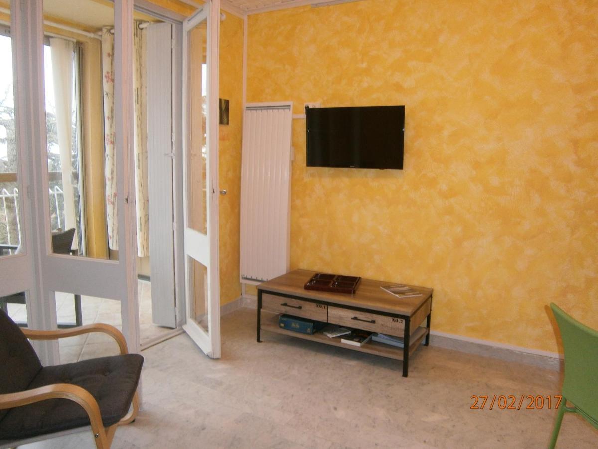Agreable Studio Avec Cave Et Parking Privatif La Ciotat Luaran gambar